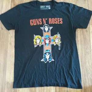 Guns and roses t-shirts with tags